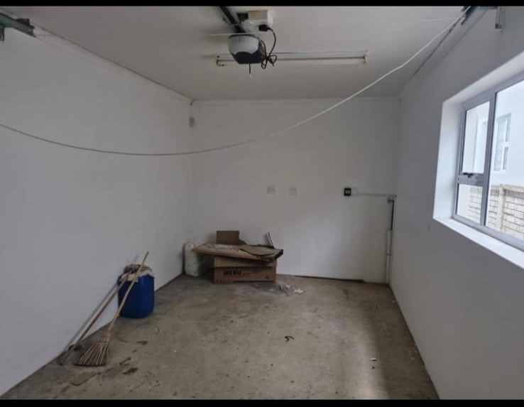 2 Bedroom Property for Sale in Nahoon Valley Park Eastern Cape